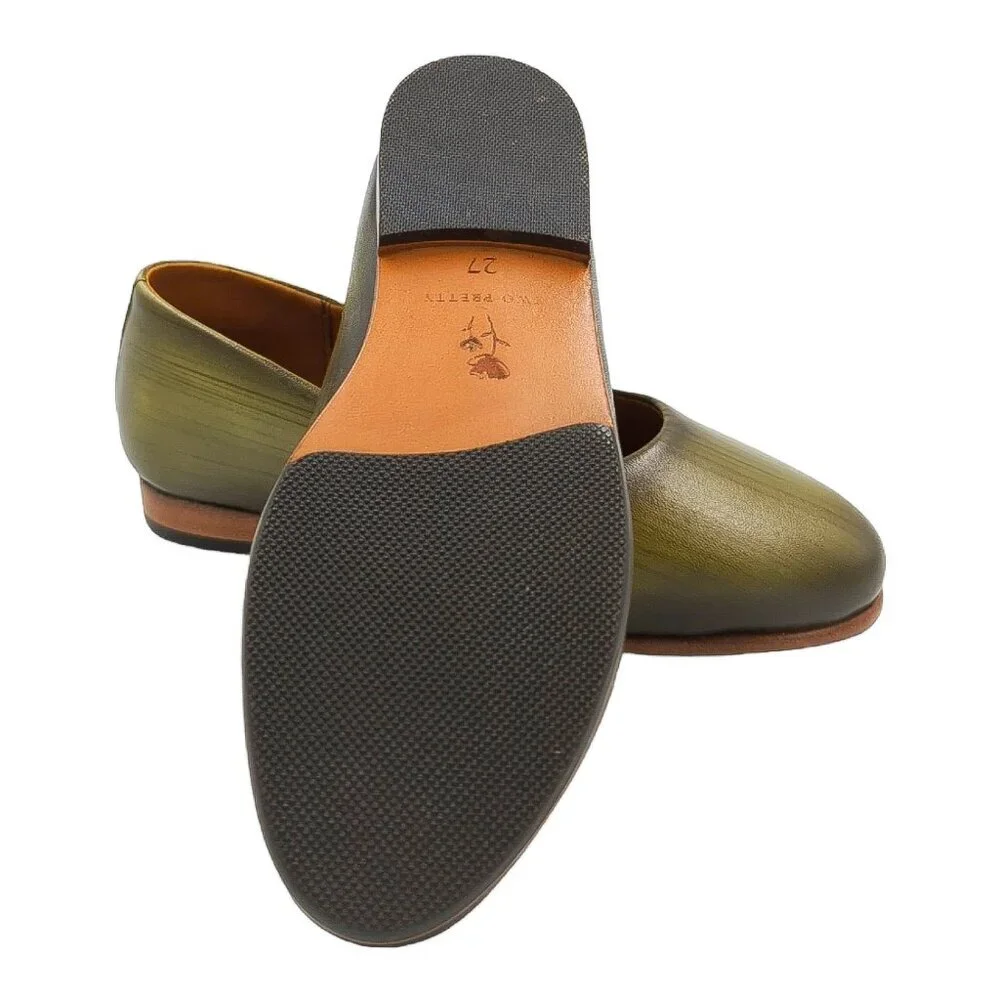 NIB Two Pretty Girls Handcrafted Green Leather Ballet Flats